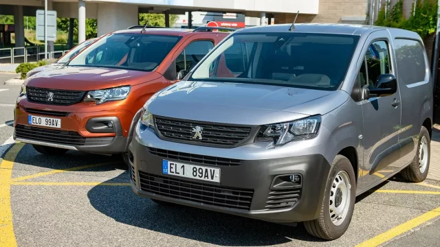 Peugeot uvedl na český trh elektrické modely e-Rifter a e-Partner