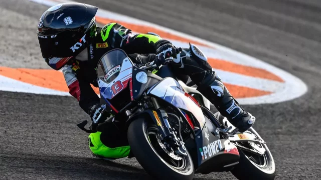 Česku roste další motocyklový talent, Tadeáš Benáček sbírá úspěchy na světové scéně