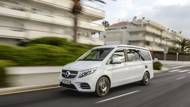 Mercedes třídy V odhaluje české ceny. Za kolik koupíte luxusní dodávku nebo obytňák?