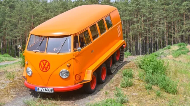 Volkswagen po 60 letech zrestauroval brutálního terénního Busíka
