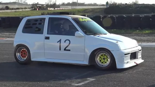 Fiat Cinquecento s motorem ze superbiku je naprostá šílenost! A také parádní okruhová hračka