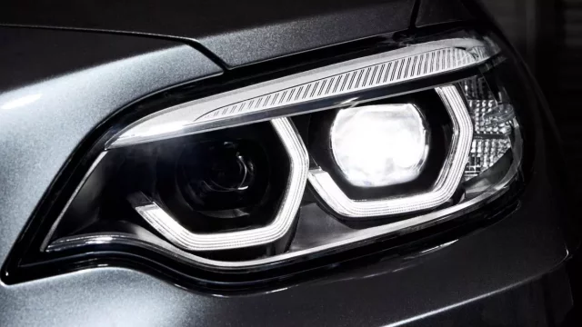 Ve kterých zemích Evropy musíte povinně svítit?