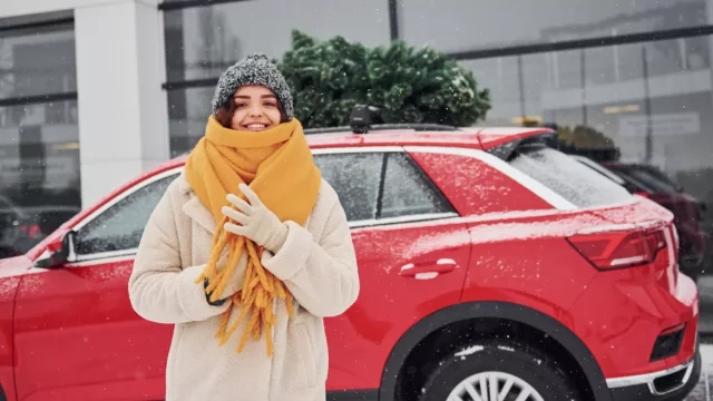 Ještě nemáte vánoční stromek? Experti poradí, jak jej bezpečně převážet