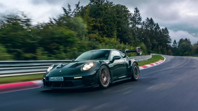 Porsche uvádí tovární tuning pro 911 GT3 RS. Manthey Racing předvádějí aerodynamickou magii