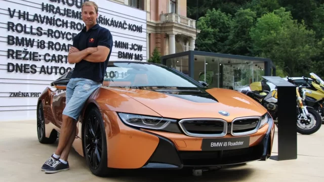 Martin Šonka: Kdysi za Favoritem tahal kluzák, dnes jezdí BMW a vyhrává leteckou Formuli 1 (rozhovor)