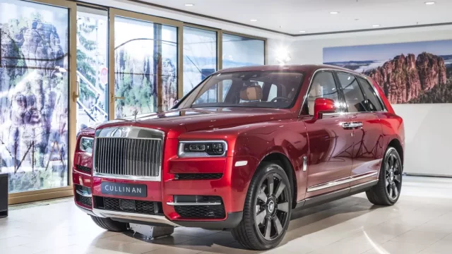 Luxus a opulentnost jsou v kurzu! Rolls-Royce slaví rekordní prodeje