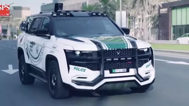 Dubajská policie si do vozového parku pořídila novou hračku