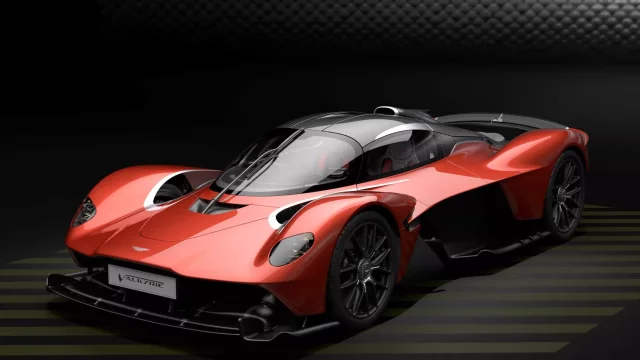 David Coulthard si koupil naráz Aston Martin Valkyrie a Mercedes-AMG One