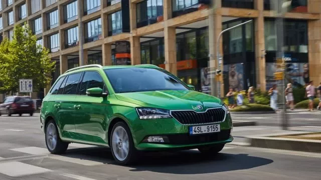 Podrobně jsme srovnali čtyři nejlevnější kombíky na českém trhu. Škoda láká cenou, Dacia prostorem