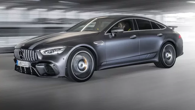 Mercedes-AMG GT 4dveřové kupé přijíždí do Česka. V základu stojí téměř 2,5 milionu