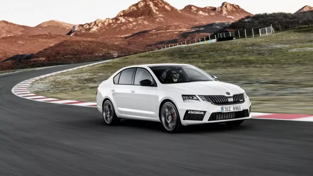 Škoda odhaluje historii sportovních modelů RS a láká na nový přírůstek do rodiny