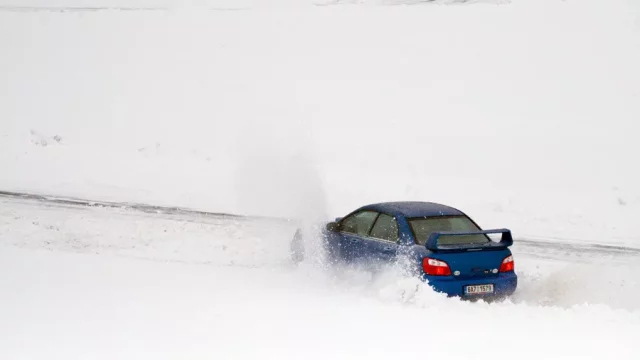 Škoda způsobená závějí, ledovkou apod., kdo za to může?