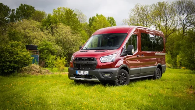 Test Fordu Transit Trail 2.0 EcoBlue, populární dodávky v drsném balení