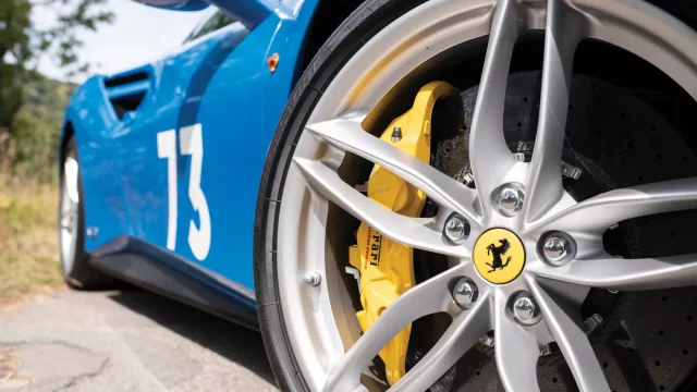 Ferrari už brzy představí nový model. Bude to další hybrid