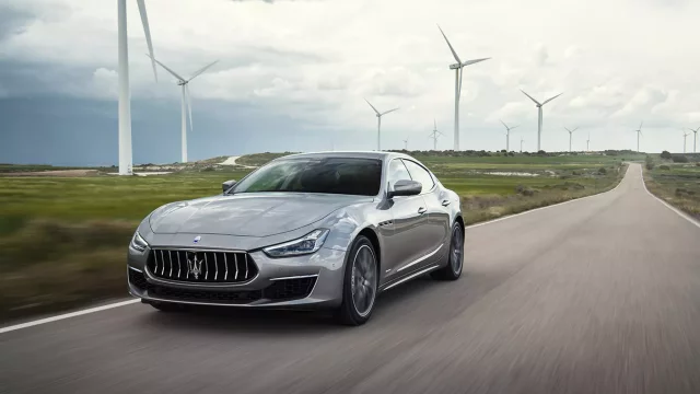 První hybridní Maserati bude malé Ghibli. Představí se v dubnu letošního roku