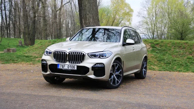 BMW X5 xDrive30d: Popírač fyzikálních zákonů