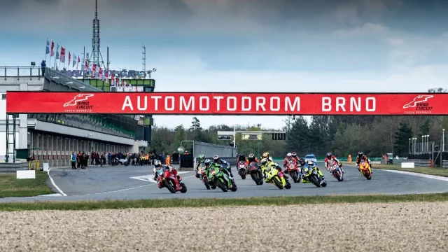 Hlavní závod Jarní ceny Brna rozhodla tisícina vteřiny. Organizátoři ještě letos uspořádají další podnik