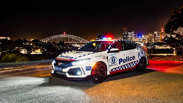 Honda Civic Type-R je nový vůz australské policie. Nemá trestat, ale zlepšit vztahy