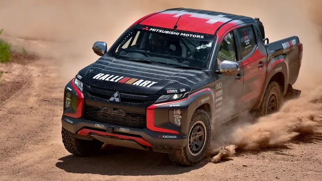 Mitsubishi chystá drsný závodní Triton pro AXCR, podívejte se na zkoušky