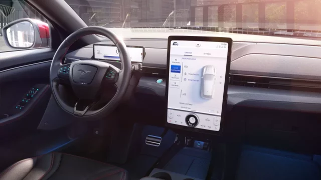 Méně je více: Jak nový přístup k designu změnil kabinu z pohled řidiče a vydláždil cestu k Mustangu Mach-E