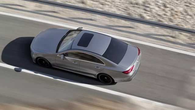Mercedes stále věří konceptu elegantních čtyřdveřových kupé, představuje novou generaci CLS