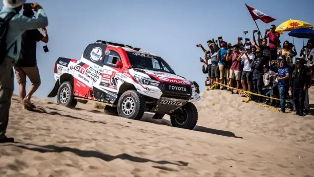 Toyota Hilux vyhrála Rally Dakar 2019. Jako první auto na benzin!