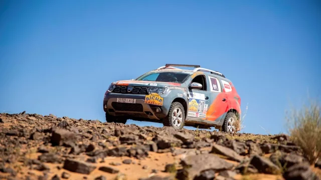 Dacia ovládla Rallye Aïcha des Gazelles, Dustery obsadily celé stupně vítězů
