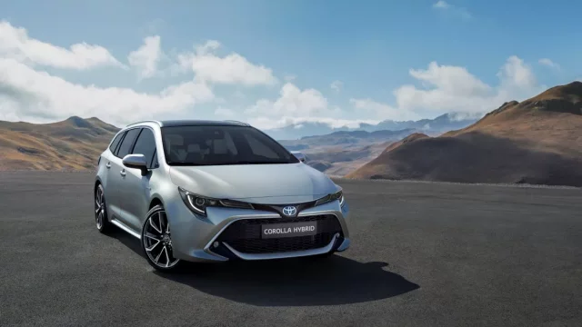 Toyota Corolla Touring Sports se představuje. Nabídne novou jednotku 2.0 Hybrid a 180 koní