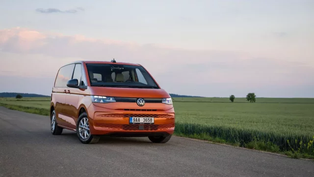 Test nového Volkswagenu Multivan: Víc multi, míň van