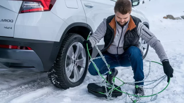 Sněhové řetězy u nás a v zahraničí: Mějte je v zimě s sebou, ušetříte si problémy