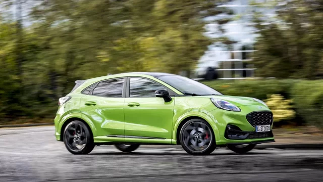 Sportovní auto nemusí být nepohodlné. Fordy od teď mají ortopedické a veganské sedačky, které stále podrží