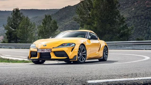 Manuální převodovky nevymřely! Toyota chystá GR Supru s ručním řazením