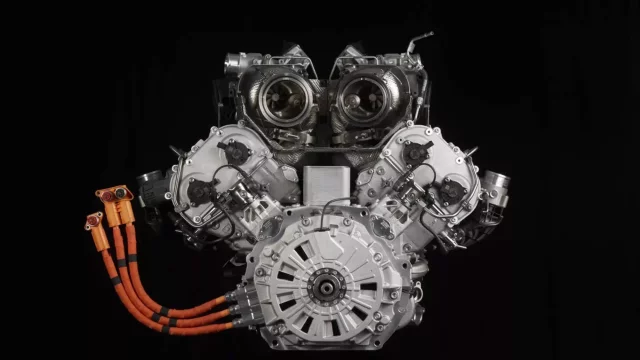 Vidlicový osmiválec pro nové Lamborghini je oficiálně tady! Umí točit až 10 tisíc otáček!