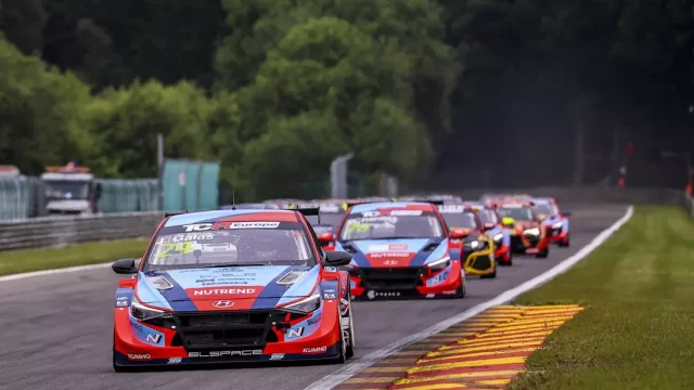 Hyundai Janík Motorsport triumfoval v belgickém Spa-Francorchamps