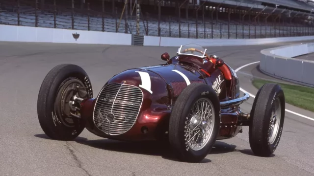 Maserati si připomíná slavná vítězství v Indianapolis 500 před 80 lety