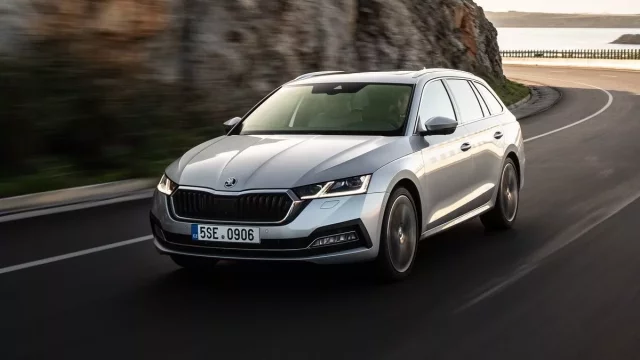 Povinné ručení opět zdražilo. Za kolik je možné sjednat pojištění na běžnou Octavii?