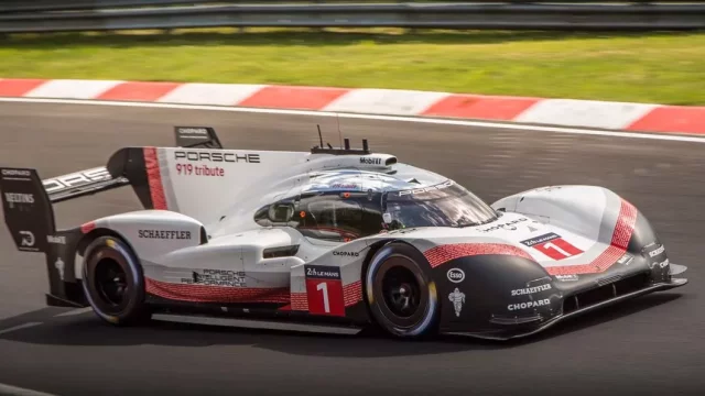 Porsche 919 Hybrid Evo by se časem na Ringu mohlo dostat hluboko pod rekord. Výpočty jsou ohromující