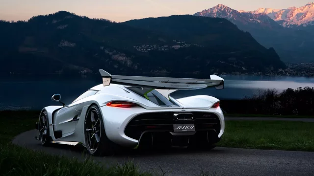 Podívejte se, jak se vyrábí Koenigsegg Jesko. Má nejlehčí klikovku na světě
