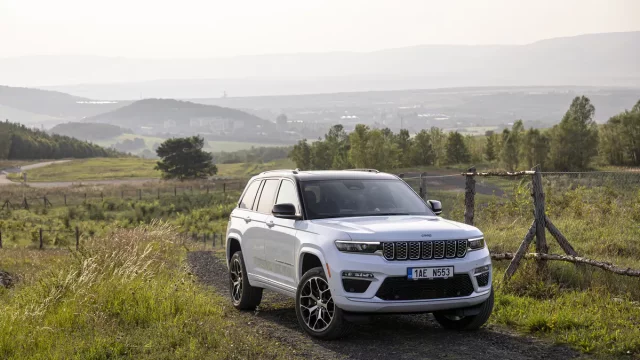 Jeep Grand Cherokee: Pravá americká klasika v hybridním kabátě