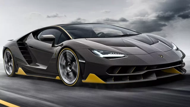 Lamborghini Centenario musí na kuriózně malou svolávací akci kvůli ještě kurióznější závadě