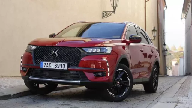 DS 7 Crossback startuje v České republice s exkluzivními službami