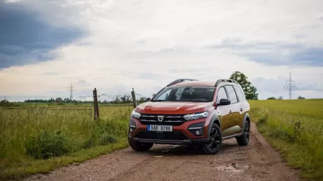 Test Dacia Jogger 1.0 TCe 110: Sedm míst levně, prosím