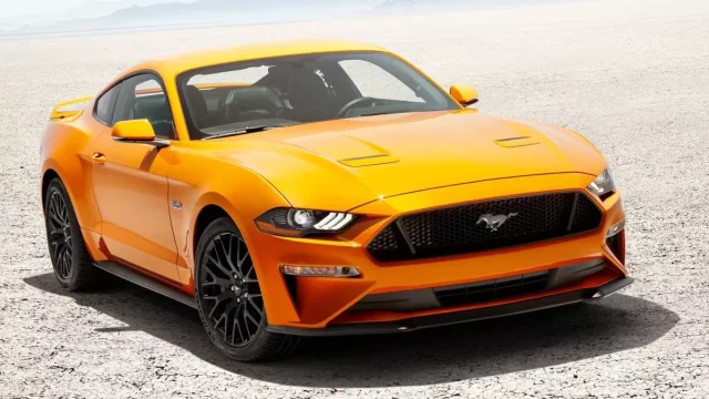 Ford Mustang po faceliftu je dražší, ovšem stále levný. Kolik stojí?