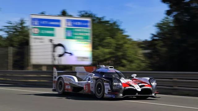 Vytrvalostní závod 24h Le Mans se odkládá z června na září kvůli koronaviru