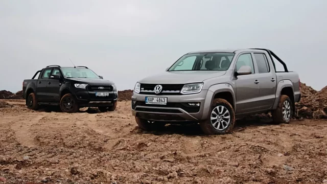 Volkswagen Amarok 3.0 TDI vs. Ford Ranger 3.2 TDCi: Když čtyři válce nestačí