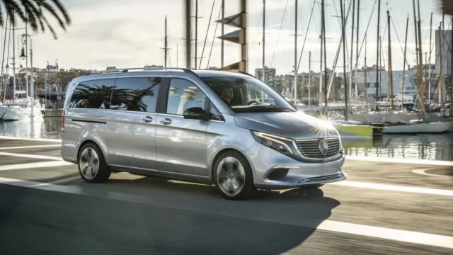Mercedes-Benz Concept EQV: Luxusní dodávka poprvé v ulicích Barcelony