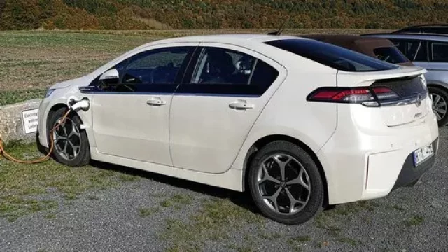 Total představil přelomovou řadu kapalin pro elektrické a hybridní vozy