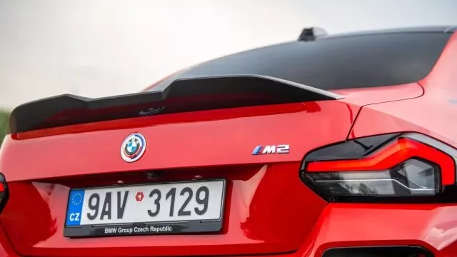 Loučení začalo. Na český trh dorazilo poslední čistě benzinové „emkové“ BMW dostupné i s manuálem. Je přesně tak skvělé, jak čekáte