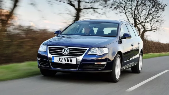 Přes polovinu ojetin starších deseti let tvoří auta z dovozu