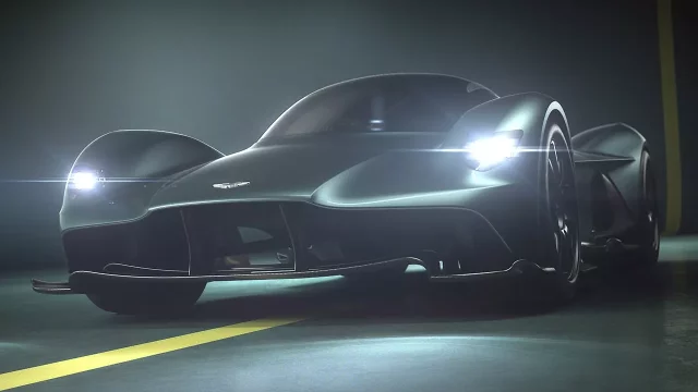 Aston Martin Valkyrie si můžete objednat s „odlehčeným“ lakem. Ušetří 700 gramů...